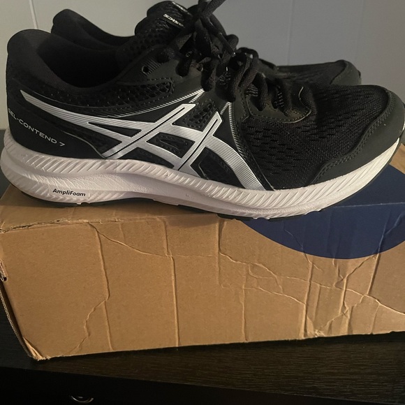 ASICS contend - Picture 3 of 4